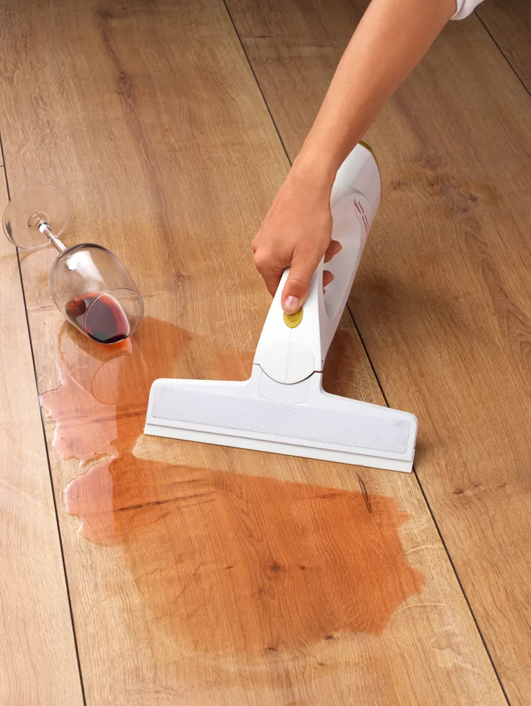 MAXXMEE 3-in-1 Akku Fensterreiniger Gold Weiß Fenstersauger Wischer Euratio MAXXMEE 3-in-1 Akku Fensterreiniger Gold Weiß Fenstersauger Wischer -Kaufland Geschäft 1b79ae669310b2d863fd1428bf1464c0