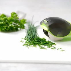 FACKELMANN Kräuterroller Mit Kräuterabstreifer, Schneidroller Mit Scharfen Klingen, Kräuterschneider Aus Hochwertigem Edelstahl/Kunststoff, Hochwertiges Schneidrad (Farbe:Grün/Grau), Menge: 1 Stück -Kaufland Geschäft 4c24912061e766baa3a9b1564350b146