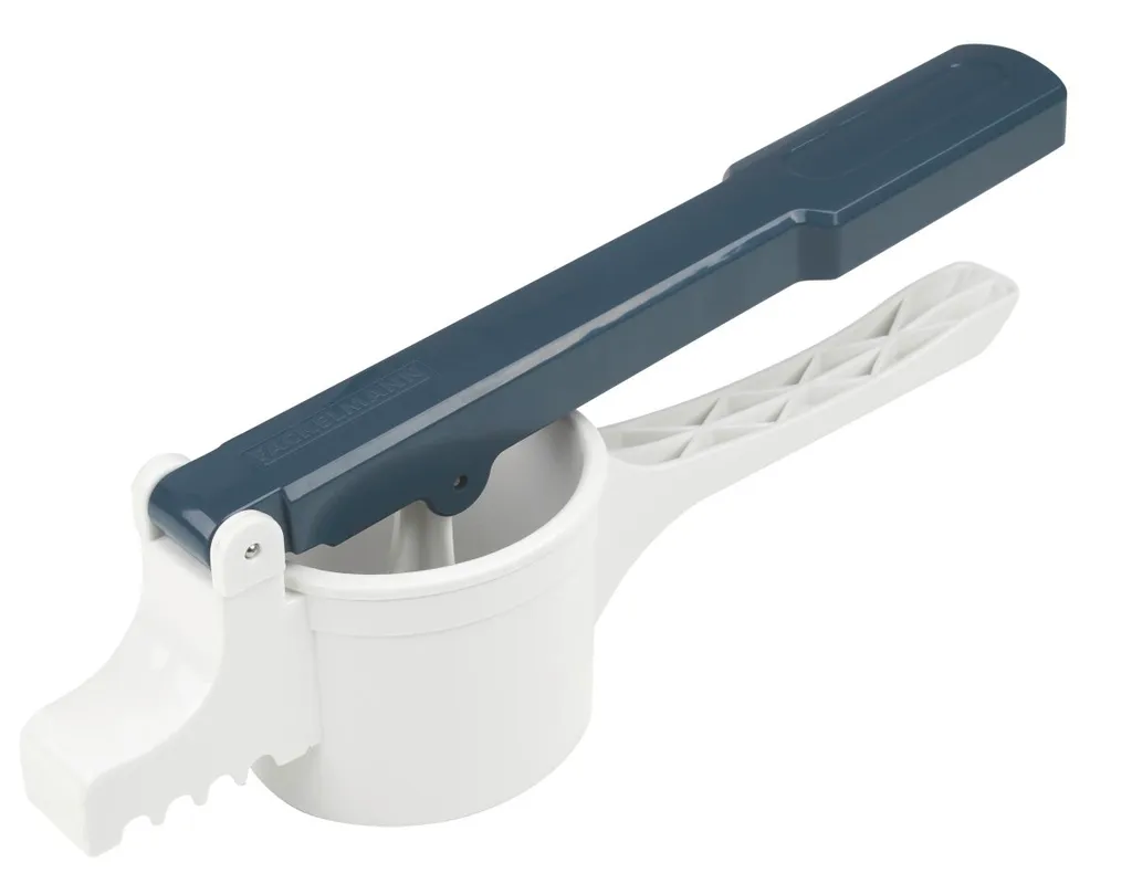 Fackelmann Spätzlepresse Easyprepare, Kortoffelpresse mit 3 austauschbaren Lochscheiben, Presse mit 4 verschiedenen Auflagehaken, hochwetiger Kartoffelstampfer (Farbe: Weiß / Blau-Grau), 1 x 4 Teile Fackelmann Spätzlepresse Easyprepare, Kortoffelpresse Mit 3 Austauschbaren Lochscheiben, Presse Mit 4 Verschiedenen Auflagehaken, Hochwetiger Kartoffelstampfer (Farbe: Weiß / Blau-Grau), 1 X 4 Teile -Kaufland Geschäft da681e601bdf08d3f74110551c029c3b